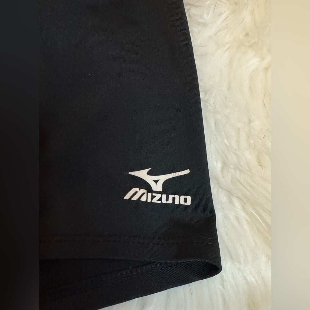 Mizuno performance size MEDIUM black shorts - Picture 2 of 3